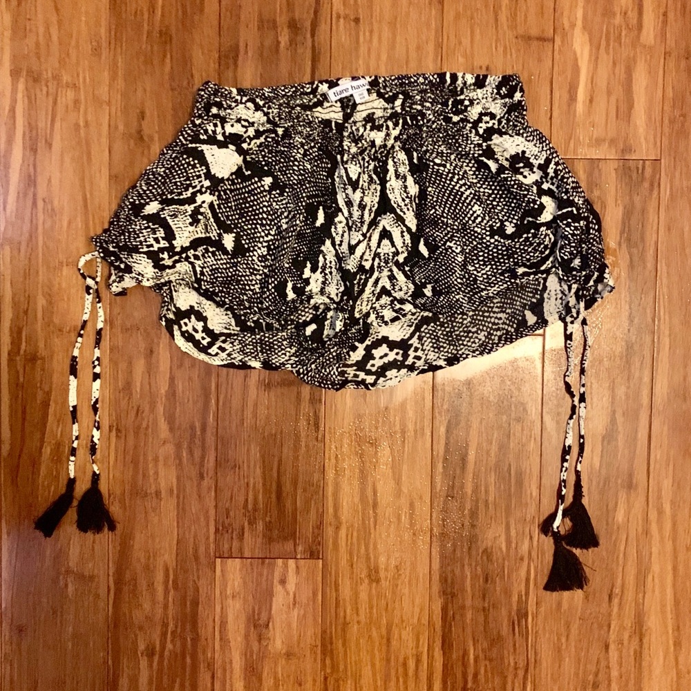 Tiare Hawaii ‘Galaxy’ snakeskin shorts